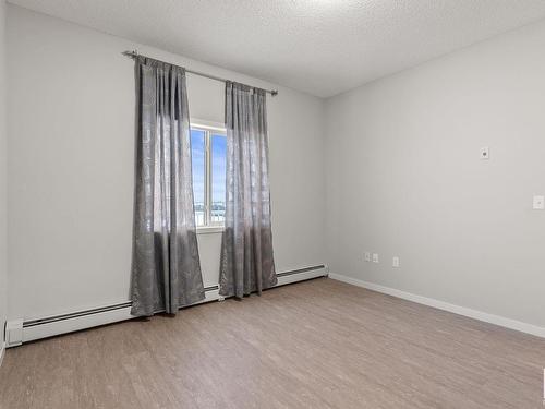 432 1818 Rutherford Road, Edmonton, AB - Indoor Photo Showing Other Room