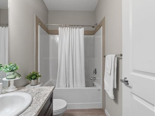 432 1818 Rutherford Road, Edmonton, AB - Indoor Photo Showing Bathroom