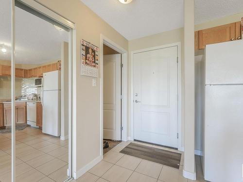 6211 7331 South Terwillegar Drive, Edmonton, AB - Indoor Photo Showing Other Room