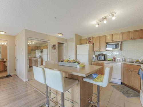 6211 7331 South Terwillegar Drive, Edmonton, AB - Indoor Photo Showing Kitchen