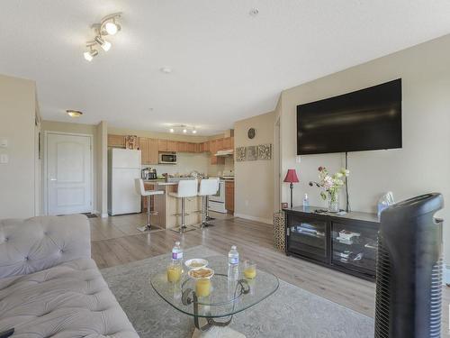 6211 7331 South Terwillegar Drive, Edmonton, AB - Indoor Photo Showing Living Room