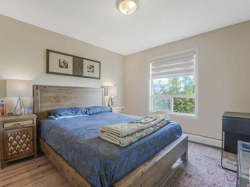 6211 7331 South Terwillegar Drive, Edmonton, AB - Indoor Photo Showing Bedroom