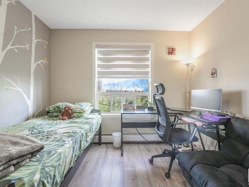 6211 7331 South Terwillegar Drive, Edmonton, AB - Indoor Photo Showing Bedroom