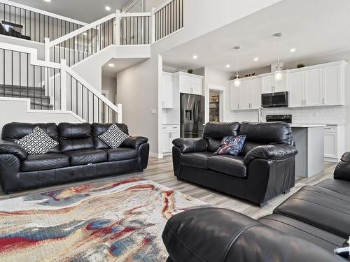 9232 222 Street, Edmonton, AB - Indoor Photo Showing Living Room