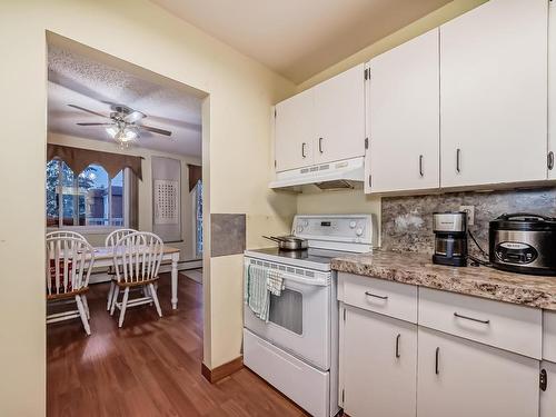 315 5125 Riverbend Road, Edmonton, AB - Indoor Photo Showing Kitchen