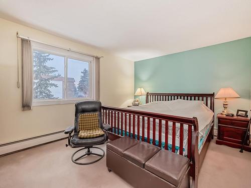 315 5125 Riverbend Road, Edmonton, AB - Indoor Photo Showing Bedroom