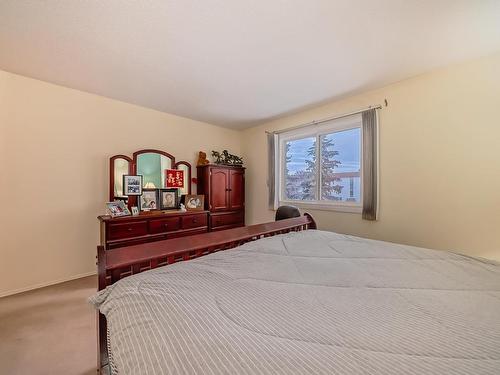 315 5125 Riverbend Road, Edmonton, AB - Indoor Photo Showing Bedroom