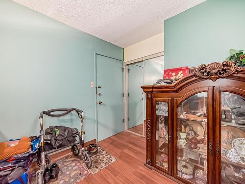 315 5125 Riverbend Road, Edmonton, AB - Indoor