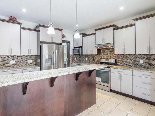 5408 30 Avenue, Beaumont, AB - Indoor Photo Showing Kitchen With Upgraded Kitchen