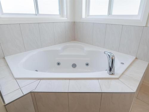 5408 30 Avenue, Beaumont, AB - Indoor Photo Showing Bathroom