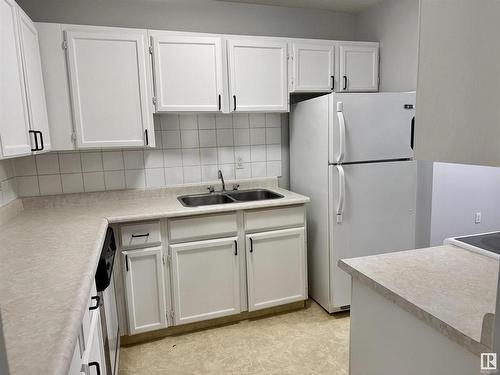 182 Callingwood Place, Edmonton, AB - Indoor Photo Showing Kitchen With Double Sink