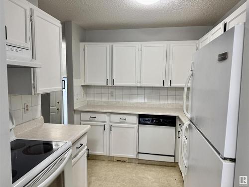 182 Callingwood Place, Edmonton, AB - Indoor Photo Showing Kitchen