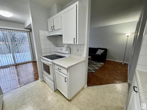 182 Callingwood Place, Edmonton, AB - Indoor Photo Showing Kitchen