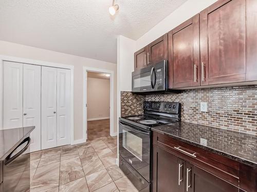 207 5370 Chappelle Road, Edmonton, AB - Indoor Photo Showing Kitchen