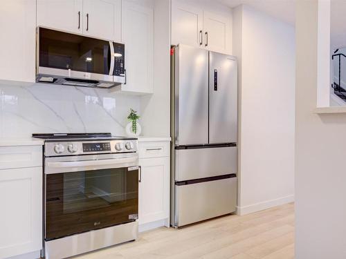 250 Callingwood Place, Edmonton, AB - Indoor Photo Showing Kitchen With Upgraded Kitchen