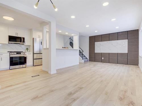 250 Callingwood Place, Edmonton, AB - Indoor Photo Showing Kitchen