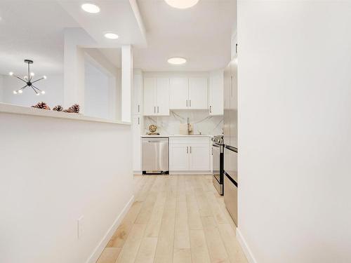 250 Callingwood Place, Edmonton, AB - Indoor Photo Showing Kitchen