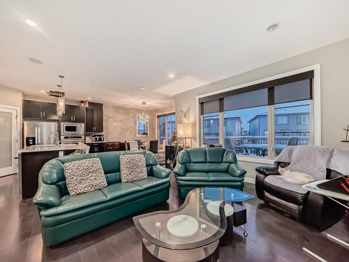 8920 181 Avenue, Edmonton, AB - Indoor Photo Showing Living Room