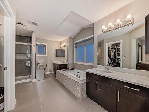 8920 181 Avenue, Edmonton, AB - Indoor Photo Showing Bathroom