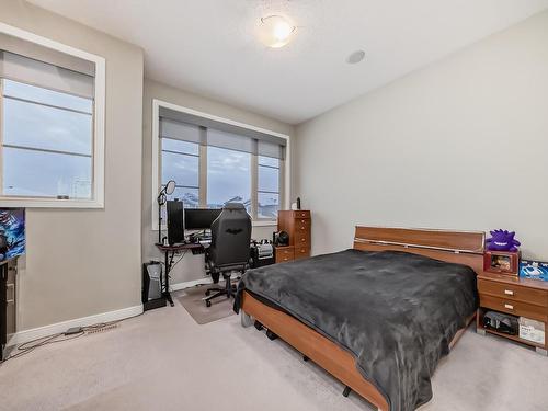 8920 181 Avenue, Edmonton, AB - Indoor Photo Showing Bedroom