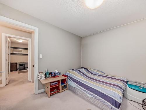 8920 181 Avenue, Edmonton, AB - Indoor Photo Showing Bedroom