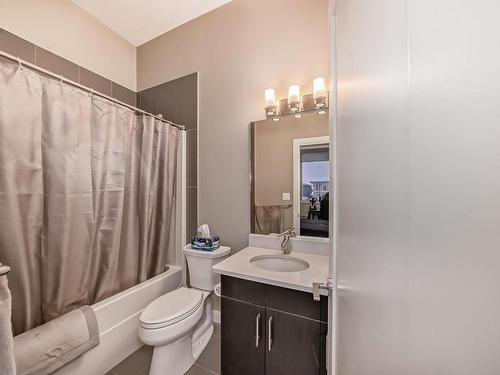 8920 181 Avenue, Edmonton, AB - Indoor Photo Showing Bathroom