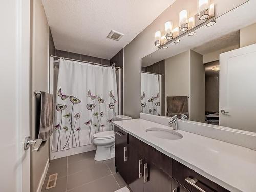 8920 181 Avenue, Edmonton, AB - Indoor Photo Showing Bathroom