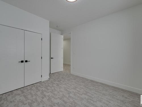 7097 Kiviaq Crescent, Edmonton, AB - Indoor Photo Showing Other Room