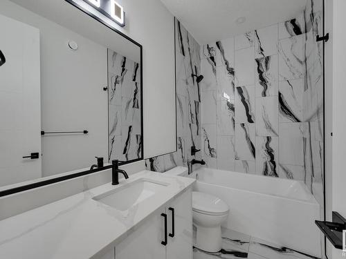 7097 Kiviaq Crescent, Edmonton, AB - Indoor Photo Showing Bathroom