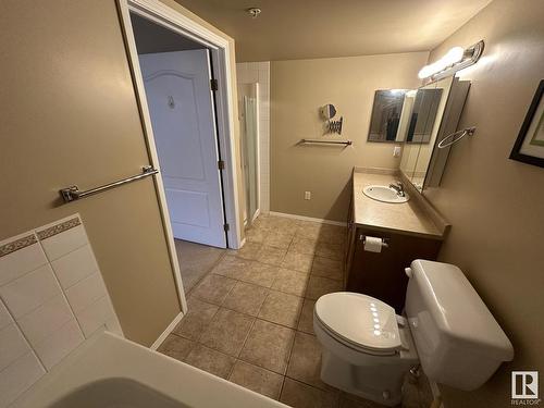 303 8956 156 Street, Edmonton, AB - Indoor Photo Showing Bathroom