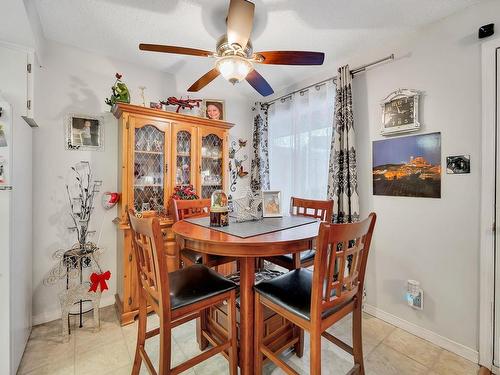 464 Abbottsfield Road, Edmonton, AB - Indoor Photo Showing Dining Room