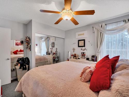 464 Abbottsfield Road, Edmonton, AB - Indoor Photo Showing Bedroom