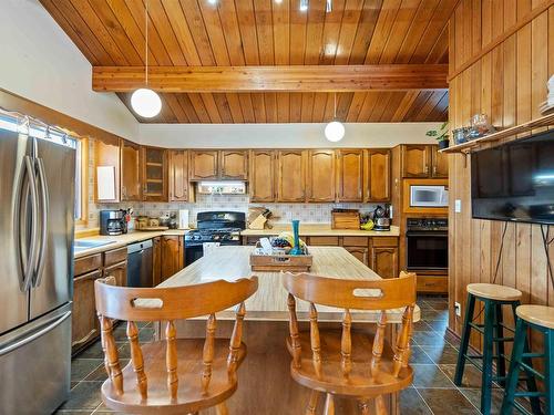 35 54422 Rge Road 13, Rural Lac Ste. Anne County, AB - Indoor Photo Showing Kitchen