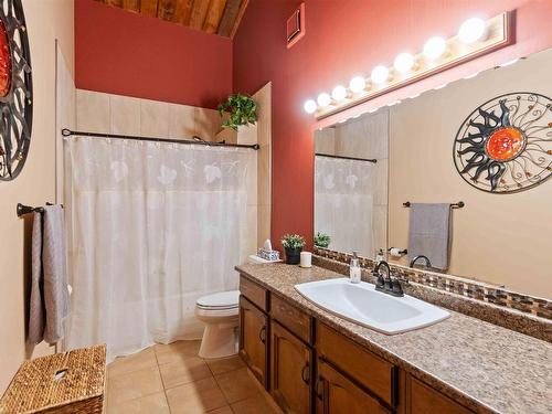 35 54422 Rge Road 13, Rural Lac Ste. Anne County, AB - Indoor Photo Showing Bathroom