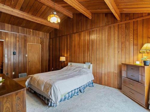 35 54422 Rge Road 13, Rural Lac Ste. Anne County, AB - Indoor Photo Showing Bedroom