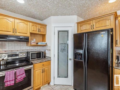 13404 162 Avenue, Edmonton, AB - Indoor Photo Showing Kitchen