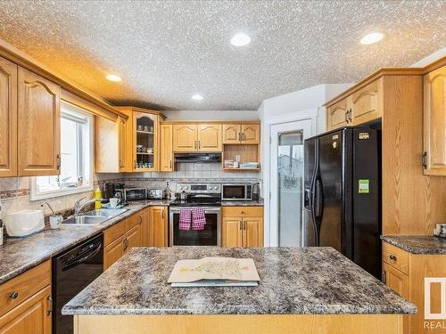 13404 162 Avenue, Edmonton, AB - Indoor Photo Showing Kitchen With Double Sink