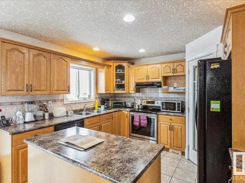 13404 162 Avenue, Edmonton, AB - Indoor Photo Showing Kitchen With Double Sink