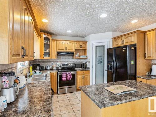 13404 162 Avenue, Edmonton, AB - Indoor Photo Showing Kitchen With Double Sink