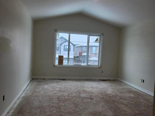 330 Canter Wynd, Sherwood Park, AB - Indoor Photo Showing Other Room