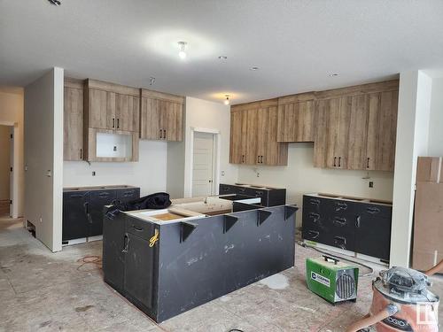 330 Canter Wynd, Sherwood Park, AB - Indoor Photo Showing Kitchen