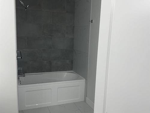 12016 104 Street, Edmonton, AB - Indoor Photo Showing Bathroom