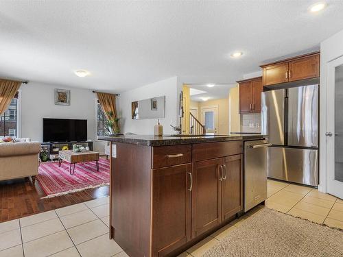 6155 11 Avenue, Edmonton, AB - Indoor Photo Showing Kitchen