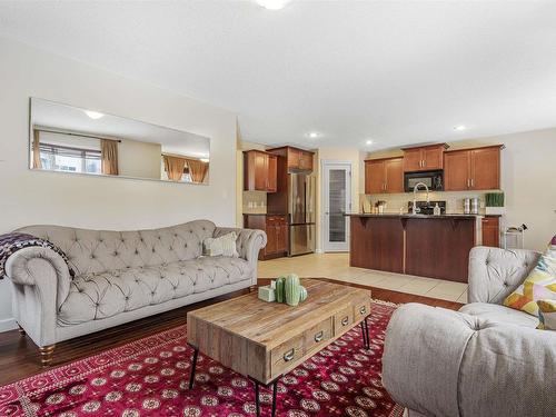 6155 11 Avenue, Edmonton, AB - Indoor Photo Showing Living Room