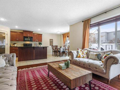 6155 11 Avenue, Edmonton, AB - Indoor Photo Showing Living Room