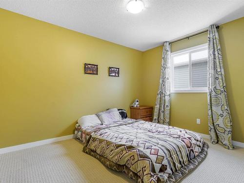 6155 11 Avenue, Edmonton, AB - Indoor Photo Showing Bedroom