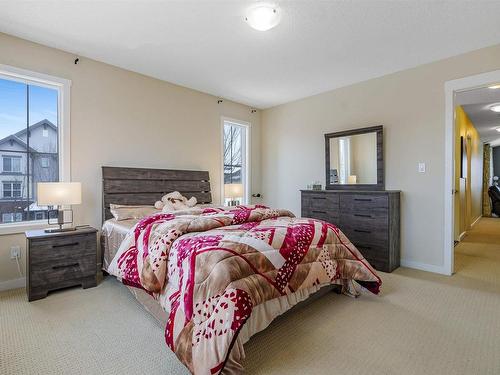 6155 11 Avenue, Edmonton, AB - Indoor Photo Showing Bedroom