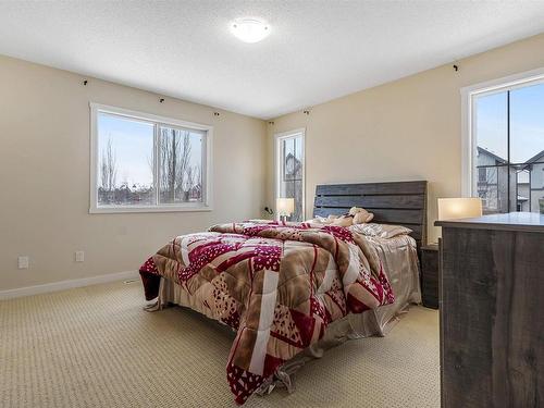 6155 11 Avenue, Edmonton, AB - Indoor Photo Showing Bedroom