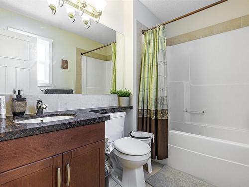 6155 11 Avenue, Edmonton, AB - Indoor Photo Showing Bathroom