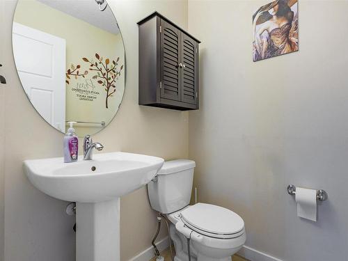 6155 11 Avenue, Edmonton, AB - Indoor Photo Showing Bathroom